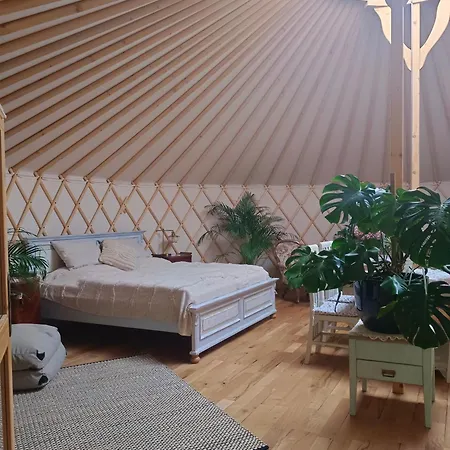 Glamping V Jurte Na Hranaci Nemojany