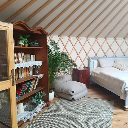 Glamping V Jurte Na Hranaci 럭셔리텐트 Nemojany