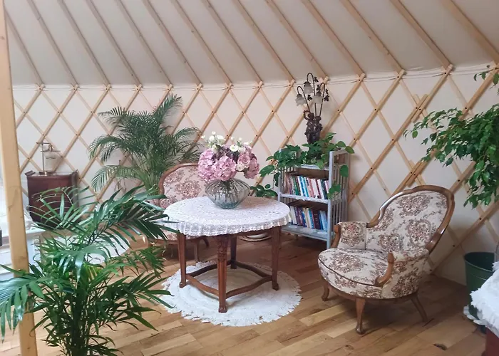 럭셔리텐트 Glamping V Jurte Na Hranaci