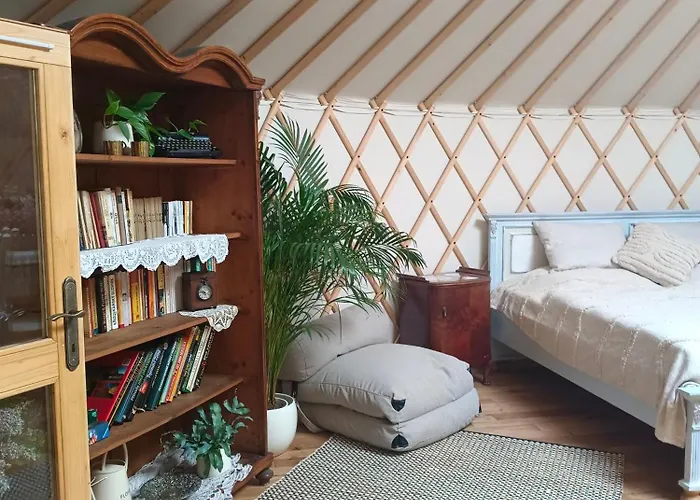 Glamping V Jurte Na Hranaci 럭셔리텐트 Nemojany